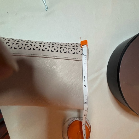 Kate Spade Cream Crossbody Bag - Picture 9 of 10